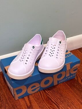 People Footwear